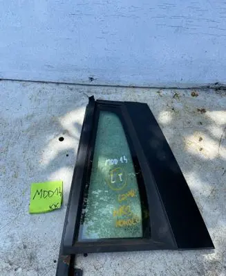 Ford Mondeo Mk III Rear door window glass 43R001057 DOT27M23100AS2