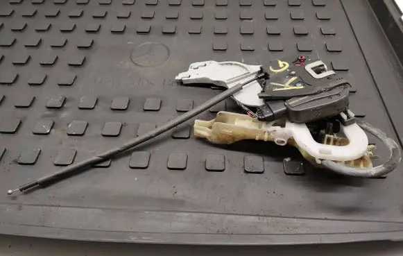 KIA Sportage Rear door lock
