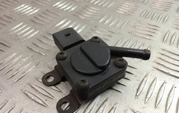 BMW 7 F01 F02 F03 F04 Exhaust gas pressure sensor 7808013