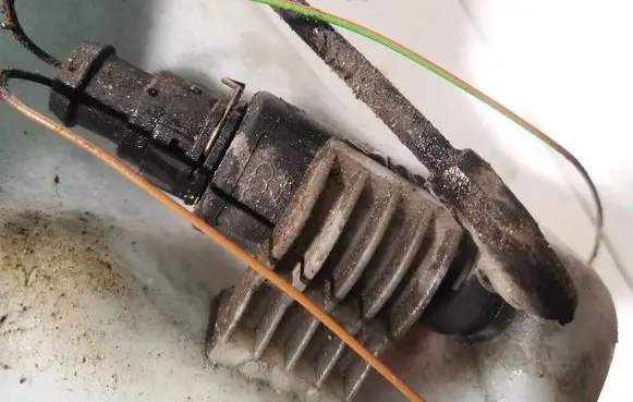 Audi 80 90 S2 B4 Windscreen/windshield washer pump 4A0955651