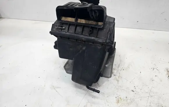 Audi A4 S4 B7 8E 8H Air filter box cover 8E0133835B