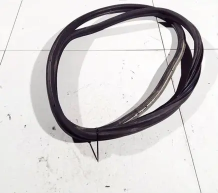 Opel Corsa D Rubber seal front coupe door 