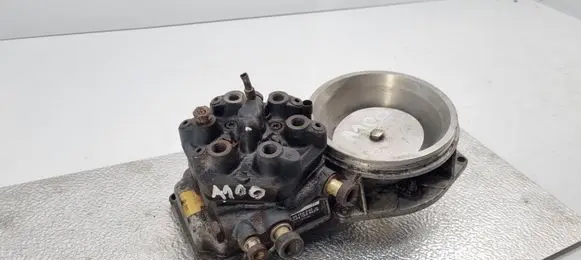 Audi 100 S4 C4 Fuel distributor 034133353K 0438120210 0438100151