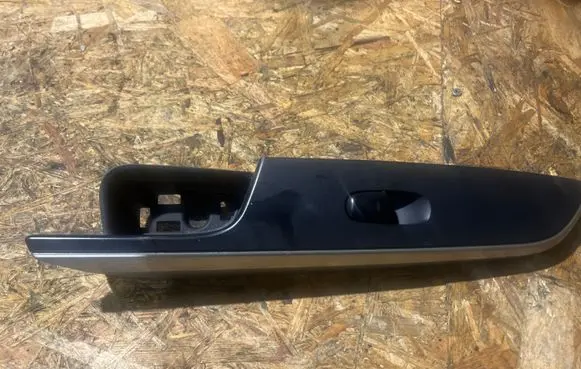 Nissan Navara D23 Electric window control switch 80961