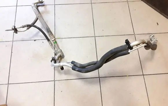 Opel Meriva B Air conditioning (A/C) pipe/hose 13265841