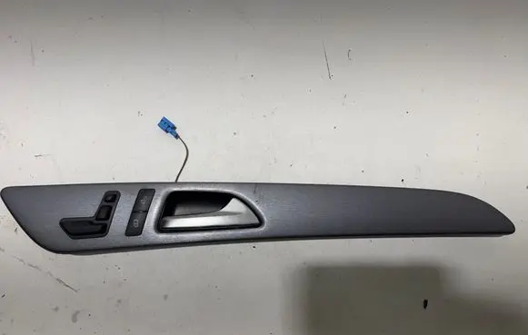 Mercedes-Benz ML W166 Front door trim bar A1667600661 A1667200222