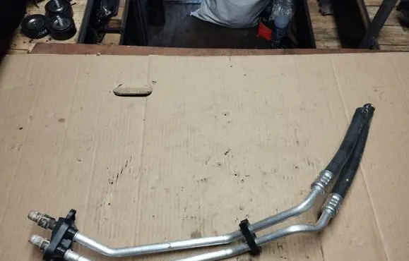 Chrysler Town & Country V Engine coolant pipe/hose