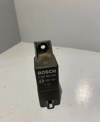 Volvo S80 Glow plug pre-heat relay 30785663