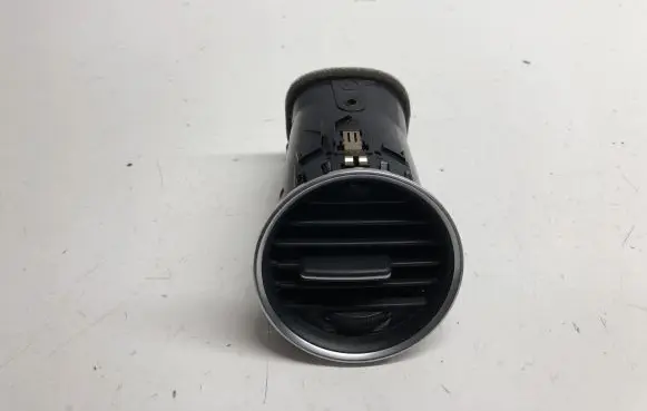 Mercedes-Benz C W204 Dashboard air vent grill cover trim A2048306354