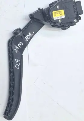 Volkswagen Touareg I Accelerator throttle pedal 7l0723507