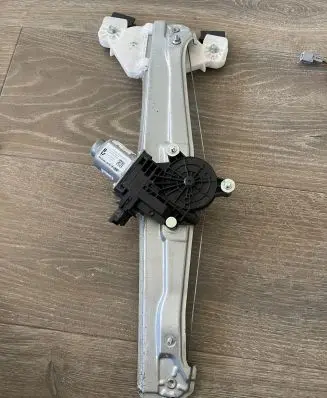 Hyundai Tucson IV NX4 Front door electric window regulator 82450N7010