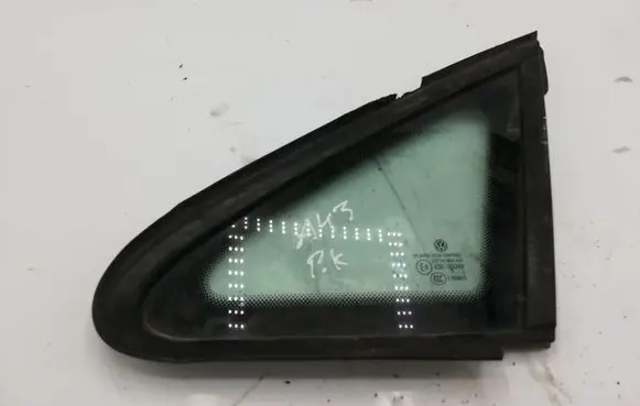 Volkswagen Golf Plus Front triangle window/glass E643R00048