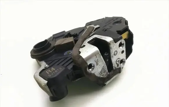 Lexus IS 220D-250-350 Front door lock 5J1813