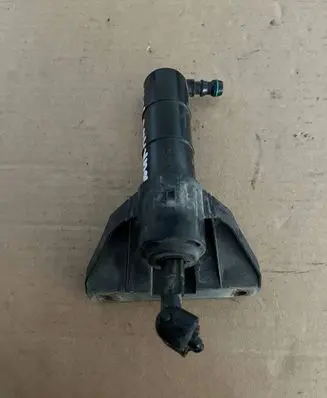 Audi A4 S4 B7 8E 8H Headlight washer spray nozzle 