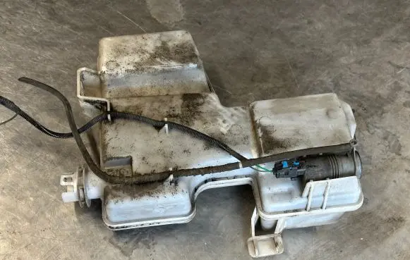 Renault Trafic III (X82) Windshield washer fluid reservoir/tank 289105241R