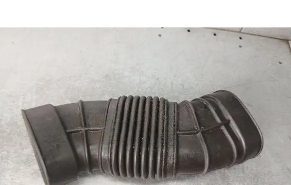 Honda HR-V Air intake hose/pipe 