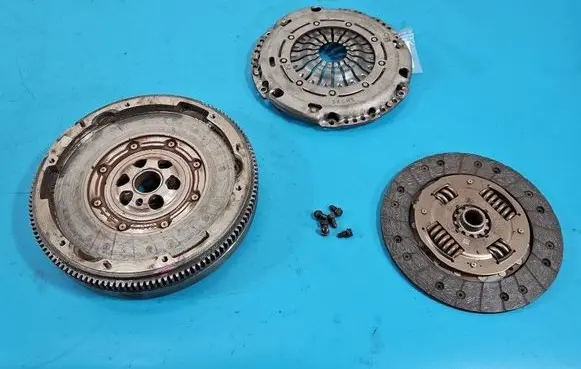 Skoda Octavia Mk3 (5E) Dual mass flywheel 05E105266B IMPRK1569047