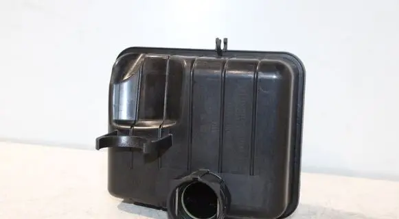 BMW 5 F10 F11 Intake resonator 8512249