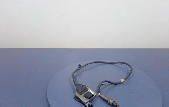 Volkswagen PASSAT CC Lambda probe sensor 04L907805C