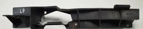 Land Rover Range Rover L322 Headlight/headlamp mounting bracket 7009235
