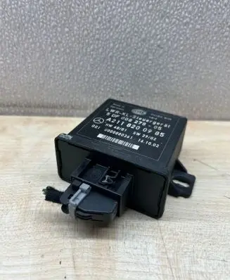 Mercedes-Benz E W211 Light module LCM A2118200985