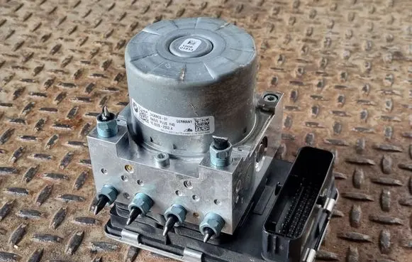 BMW 1 F40 ABS Pump 5A30BC3 5A30BC0