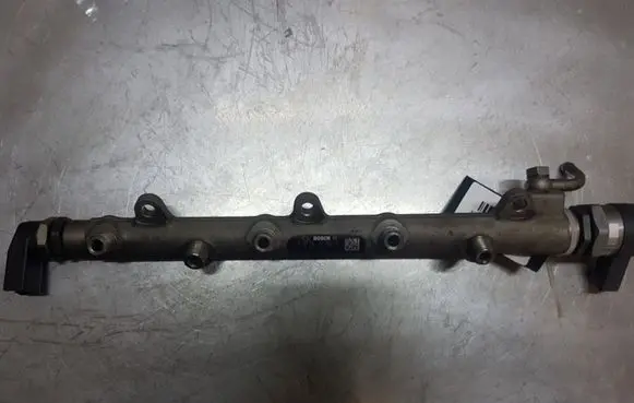 BMW 5 E60 E61 Fuel main line pipe 778716406 0445214030
