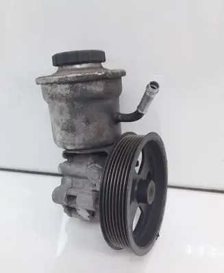 Toyota Avensis T250 Power steering pump