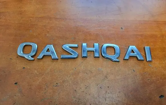 Nissan Qashqai Manufacturer badge logo/emblem 908924EA0A