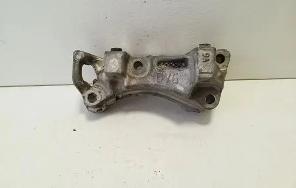 Peugeot 508 Engine mounting bracket 9688615780