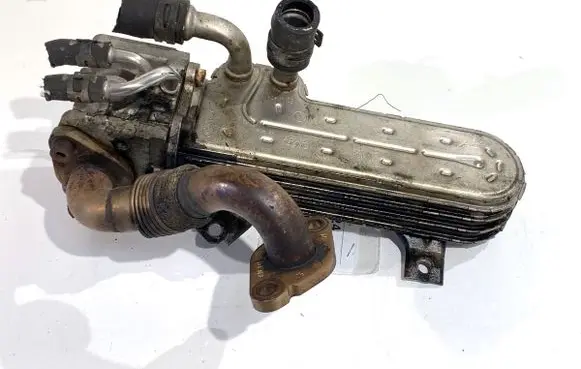 Volkswagen Touran I EGR valve cooler 038131513AD
