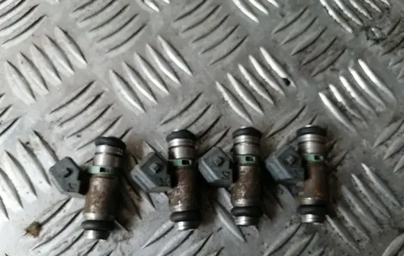 Volkswagen Golf IV Fuel injectors set IWP023