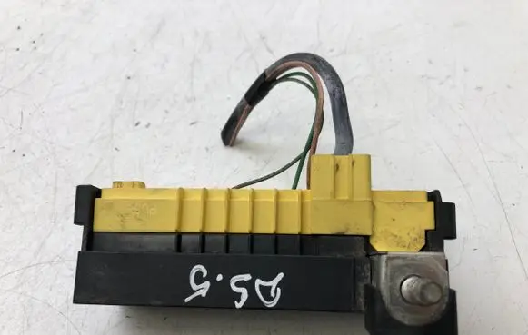 Citroen DS5 Fuse module 9800589380