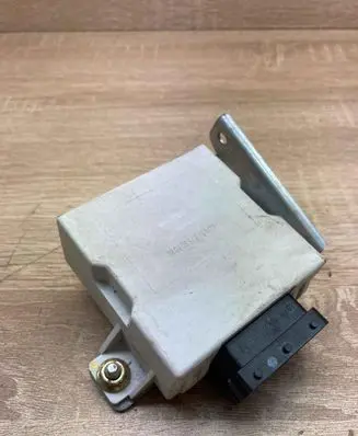 Toyota Corolla Verso AR10 Window wiper relay 859400F010A 150696 180406S
