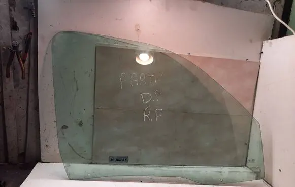 Peugeot Partner Front door window glass four-door 43R001142 DOT249AS2M27