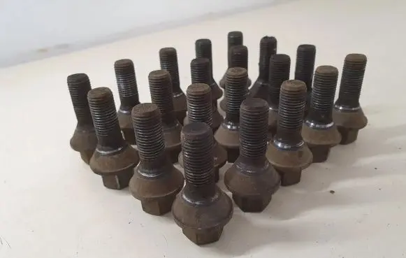 Nuts/bolts
