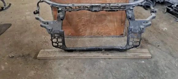 Hyundai Santa Fe Radiator support slam panel
