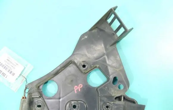 Front bumper mounting bracket