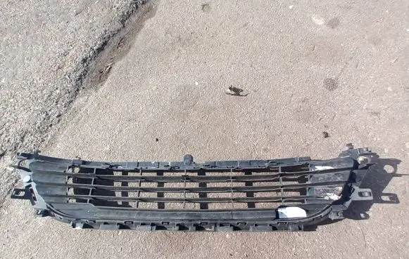 Citroen C4 II Front bumper lower grill