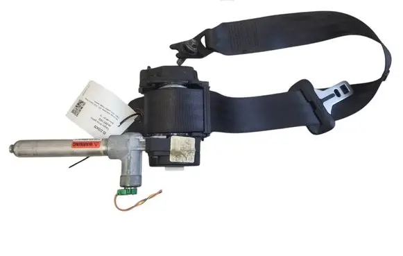 Middle seatbelt (rear)