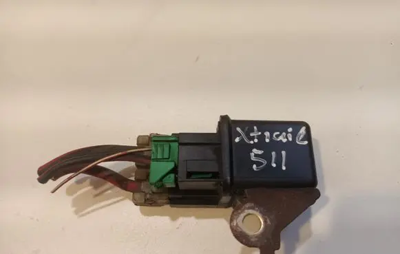 Nissan X-Trail T30 Glow plug pre-heat relay 25230WD000