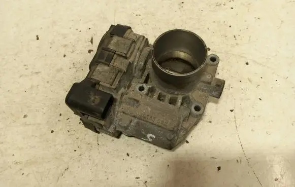 Volkswagen Golf V Throttle valve 03C133062