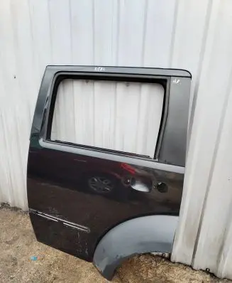 Dodge Nitro Rear door