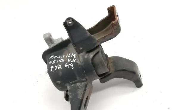 Toyota Prius (XW30) Engine mount bracket