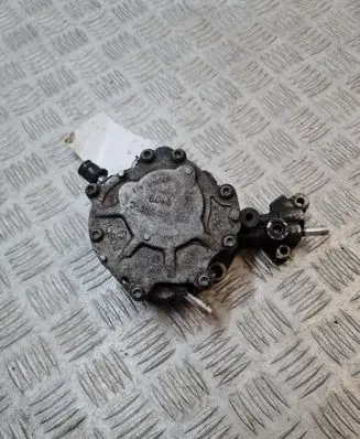 Volkswagen Touran I Vacuum pump 038145209