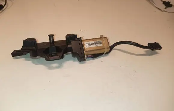 BMW 5 E60 E61 Tailgate/trunk/boot lock/catch/latch 7129931 07100A106 07129931