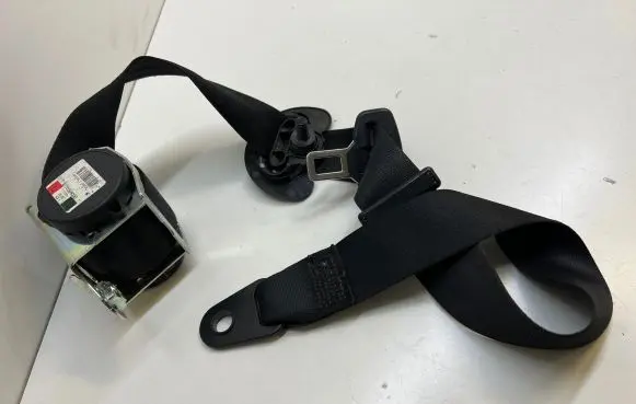 Mini Cooper Countryman R60 Front seatbelt 0100L0000 617059800B 111201