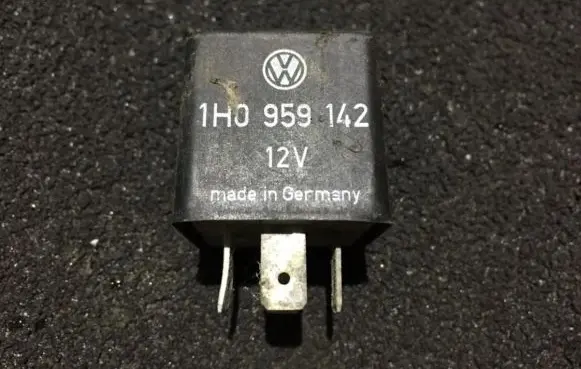 Seat Alhambra (Mk1) Other relay 1h0959142 898779000