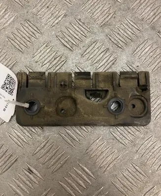 Volvo XC90 Fender mounting bracket 31378135