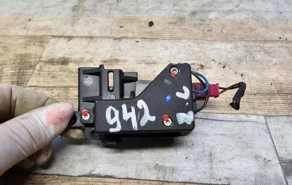 BMW 5 E60 E61 Curtain motor 9918003164